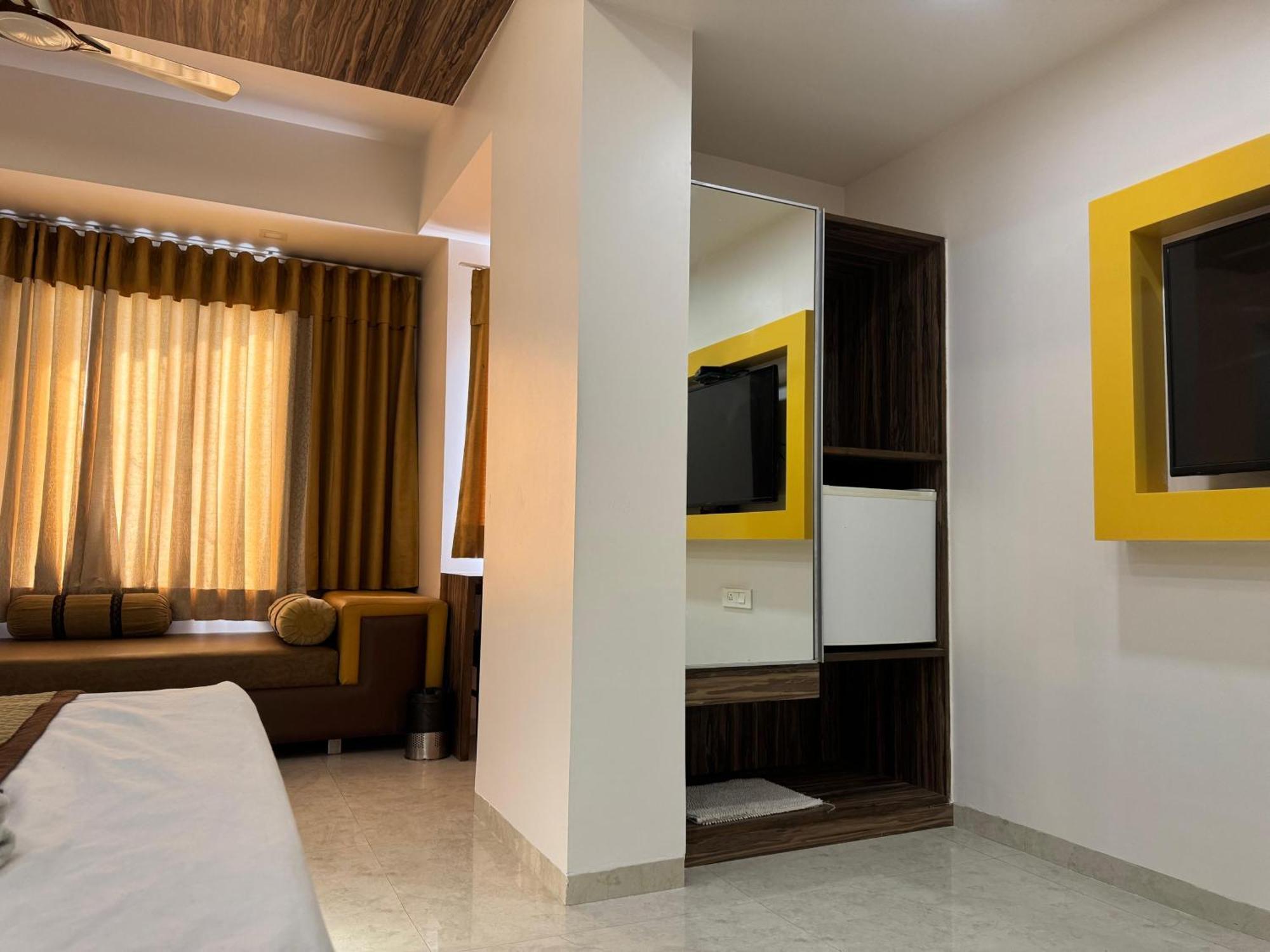 Hotel Kabir Ahmedabad Exterior foto